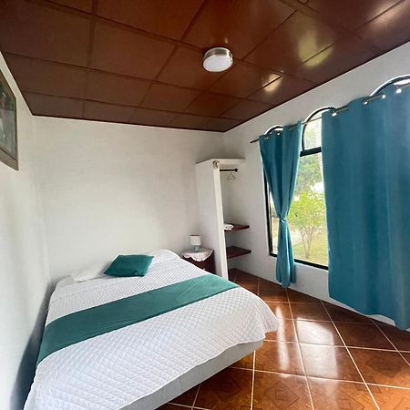 Hostal Muro De Las Lagrimas With High Speed Internet Starlink Puerto Villamil Dış mekan fotoğraf