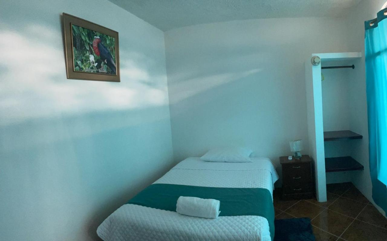 Hostal Muro De Las Lagrimas With High Speed Internet Starlink Puerto Villamil Dış mekan fotoğraf