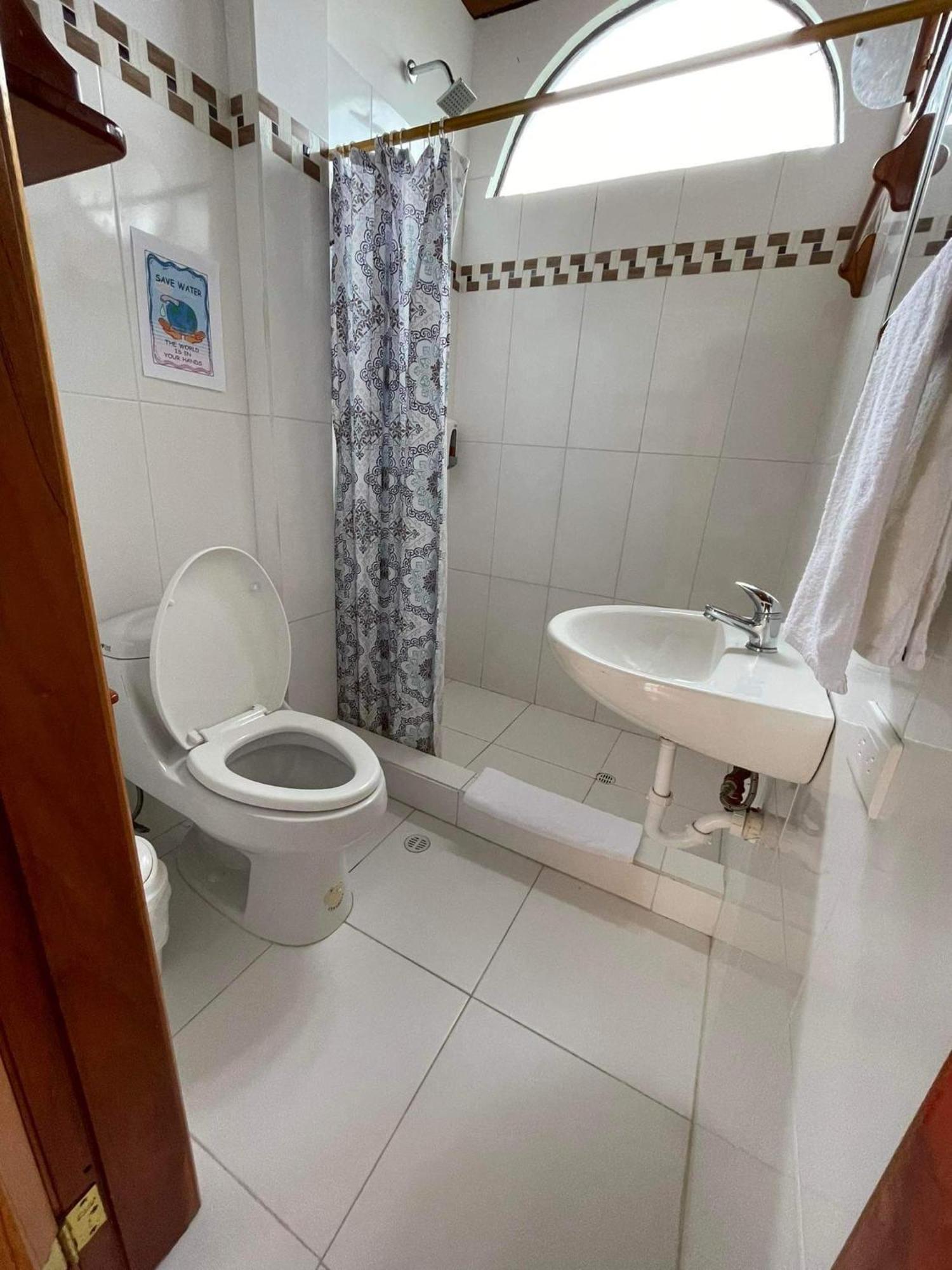 Hostal Muro De Las Lagrimas With High Speed Internet Starlink Puerto Villamil Dış mekan fotoğraf