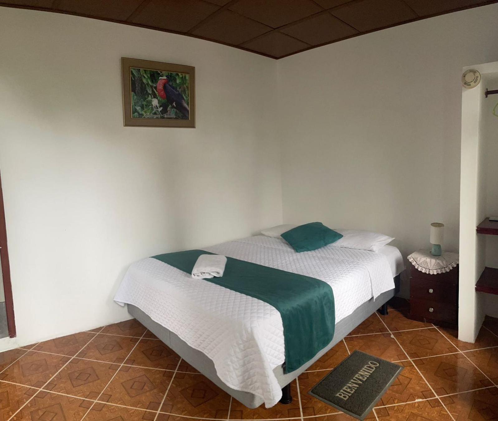 Hostal Muro De Las Lagrimas With High Speed Internet Starlink Puerto Villamil Dış mekan fotoğraf